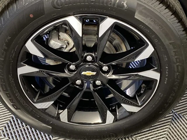 Used 2023 Gray Chevrolet LT image 31