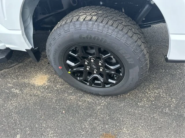 New 2026 Oxford White Ford XLT image 18