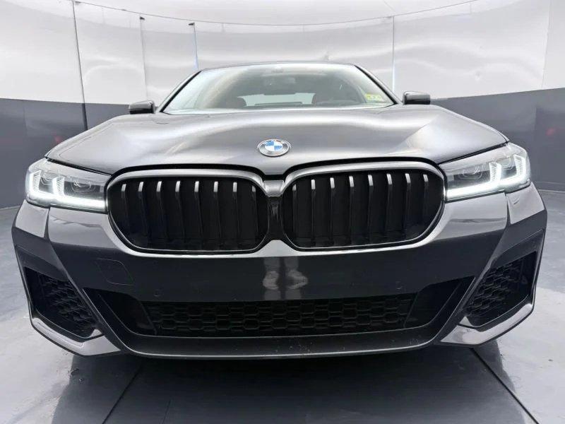 Used 2022  BMW 540i xDrive Sedan 4D image 4