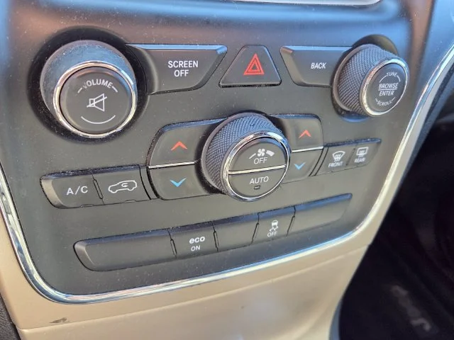 Used 2014 White Jeep Laredo image 21