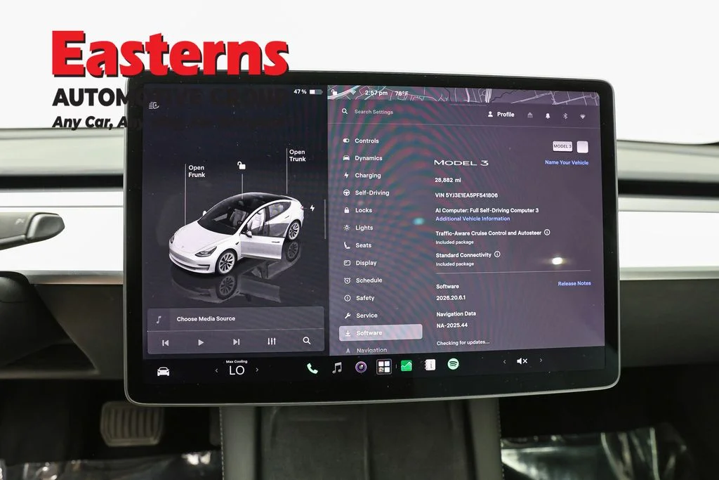 Used 2023 White Tesla Base image 12