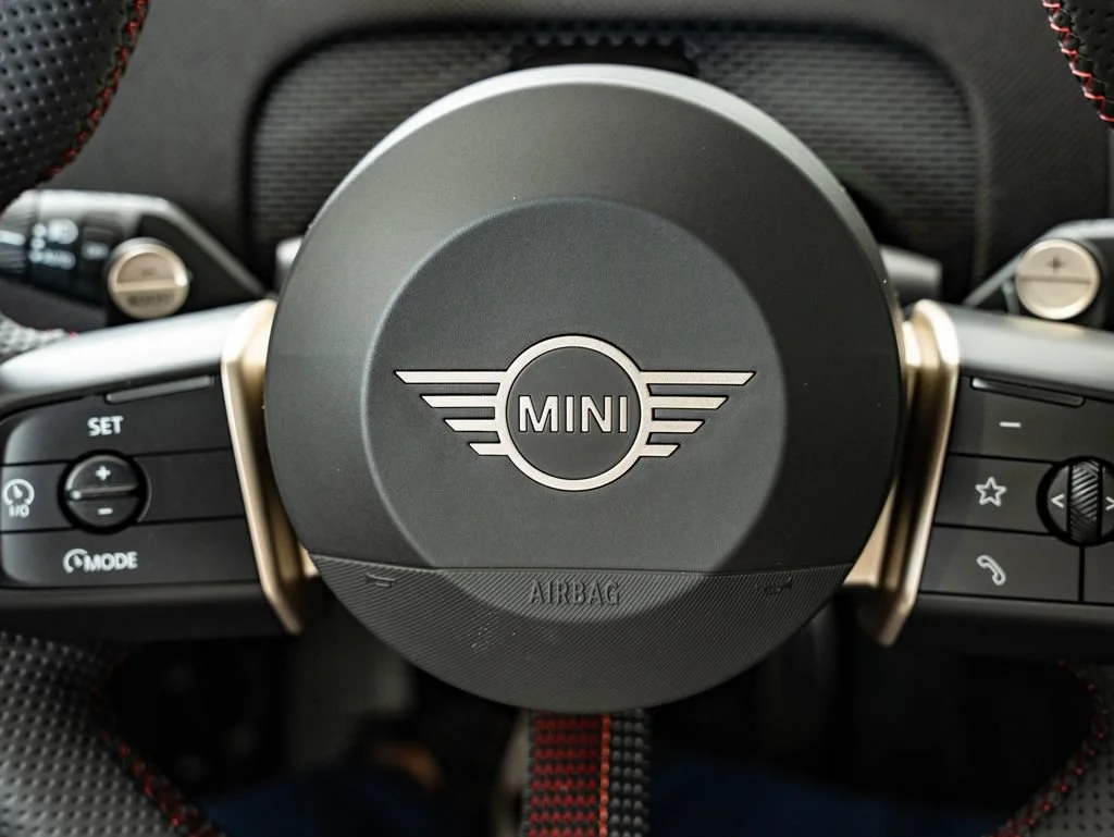 New 2027 Silver MINI Iconic image 28