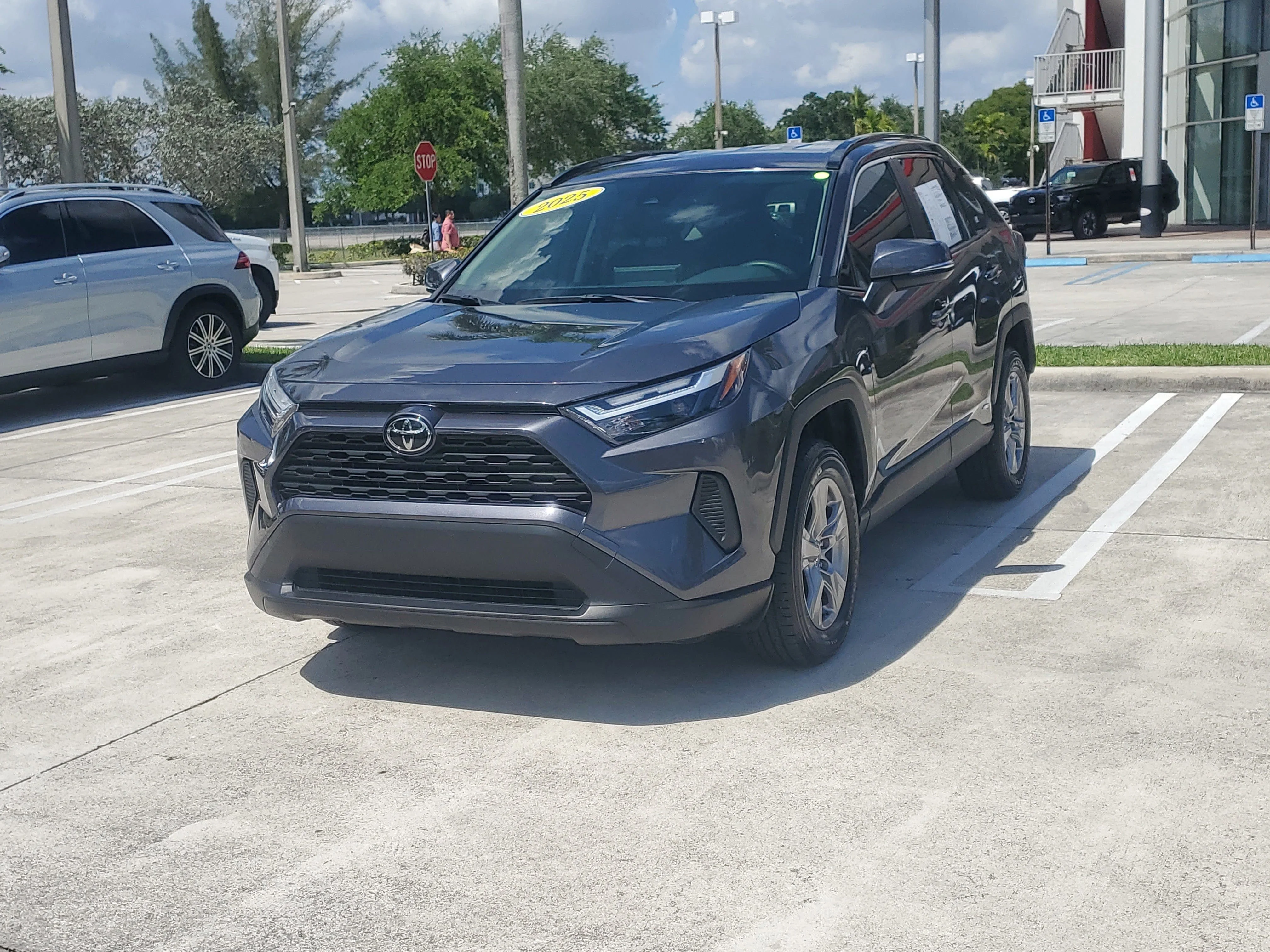 Certified Used 2025 Magnetic Gray Metallic/Midnight Black Metallic Toyota Hybrid XLE image 7