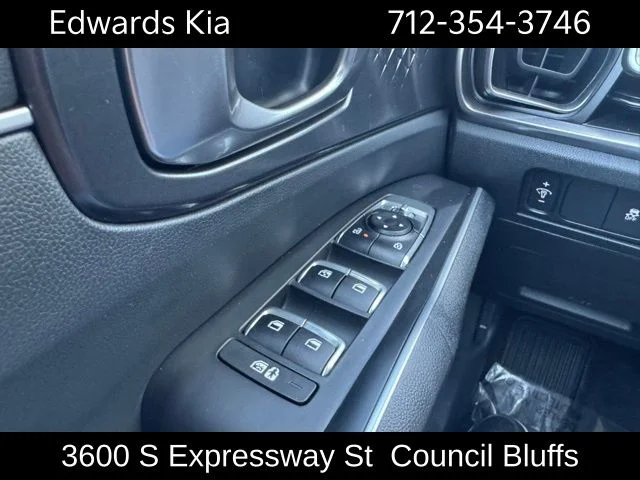 2025 Kia Sorento S - Photo 17