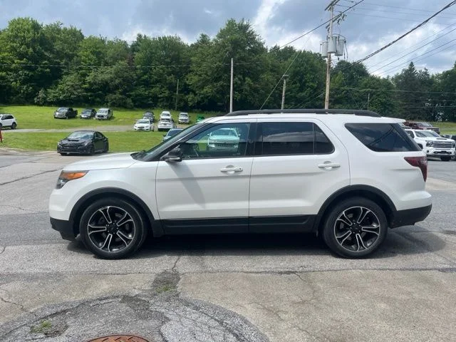 Used 2015 White Ford Sport image 9