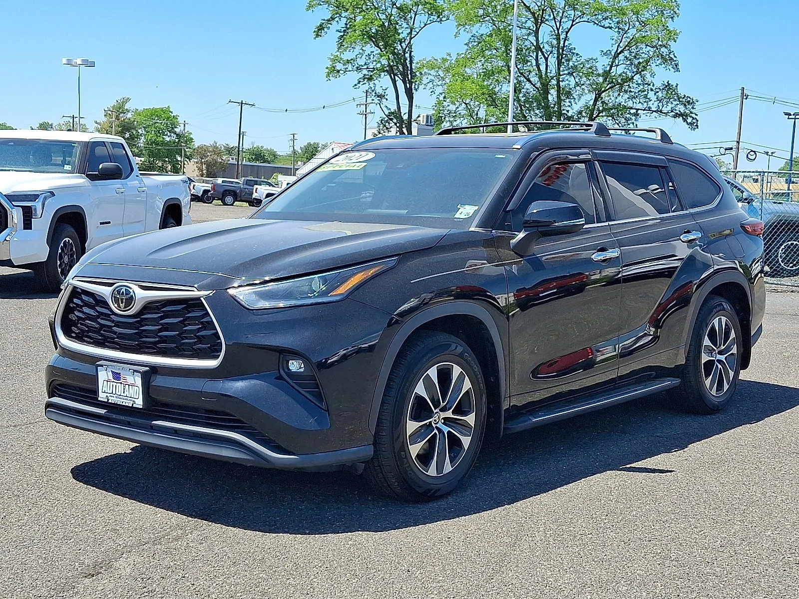 Used 2021 Midnight Black Metallic - 218 Toyota XLE image 3