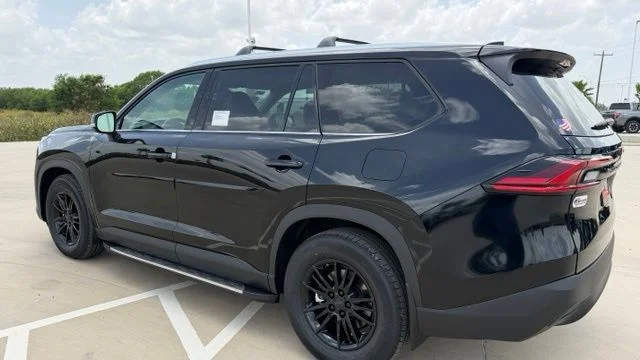New 2026 Midnight Black Metallic Toyota XLE image 4