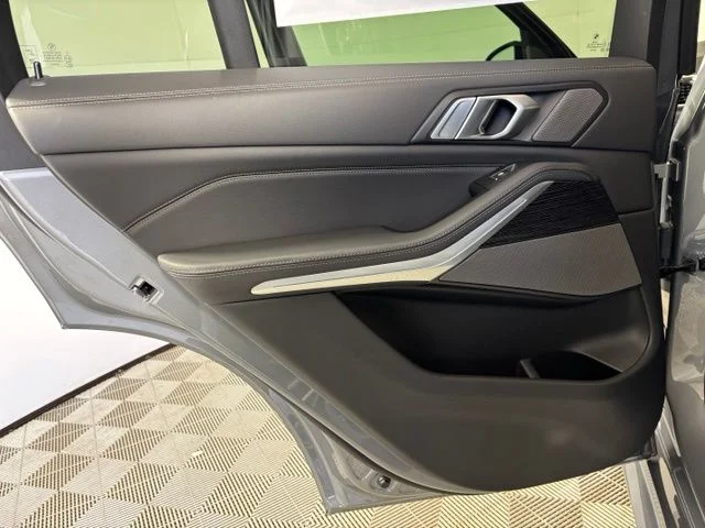 New 2026 Skyscraper Grey Metallic BMW xDrive40i image 15