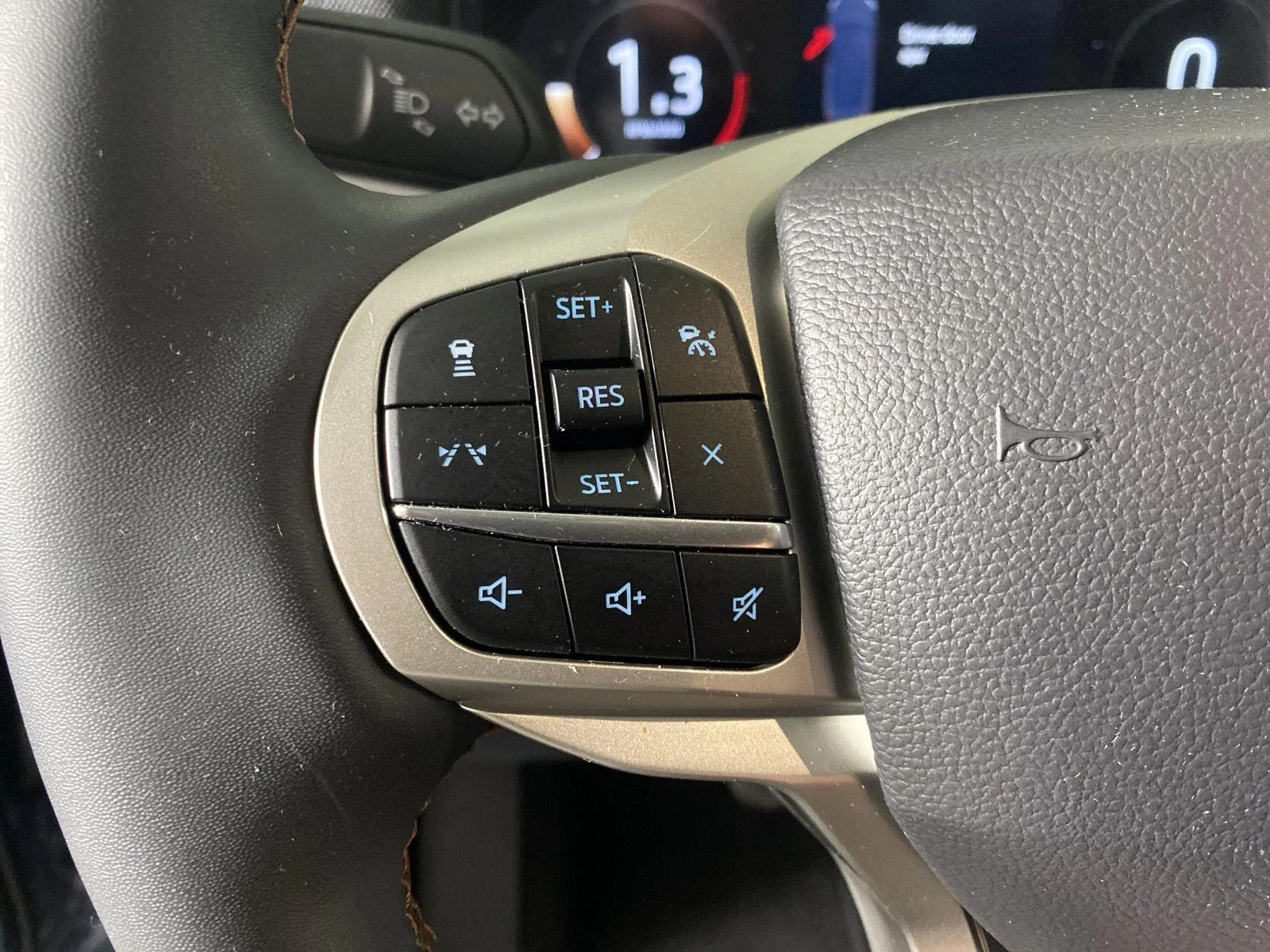 Used 2025 Vapor Blue Ford Active image 15
