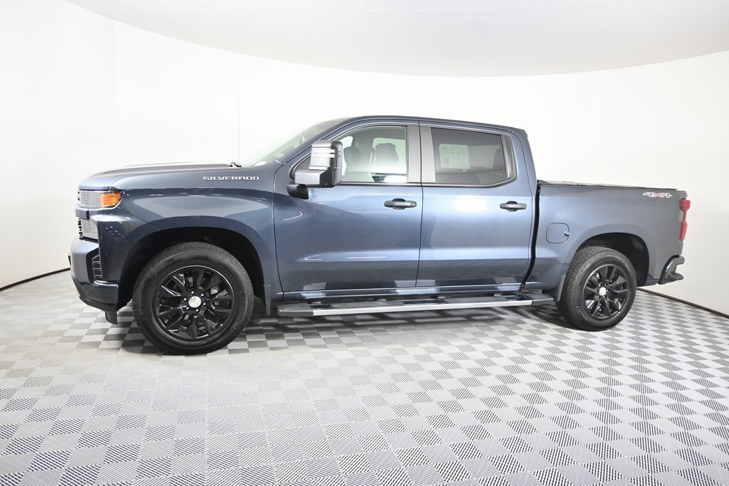 Used 2021 Chevrolet Silverado 1500 Custom with VIN 3GCUYBEFXMG100031 for sale in Forest Lake, Minnesota