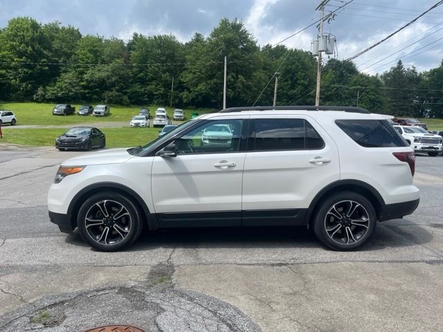 Used 2015 White Ford Sport image 9