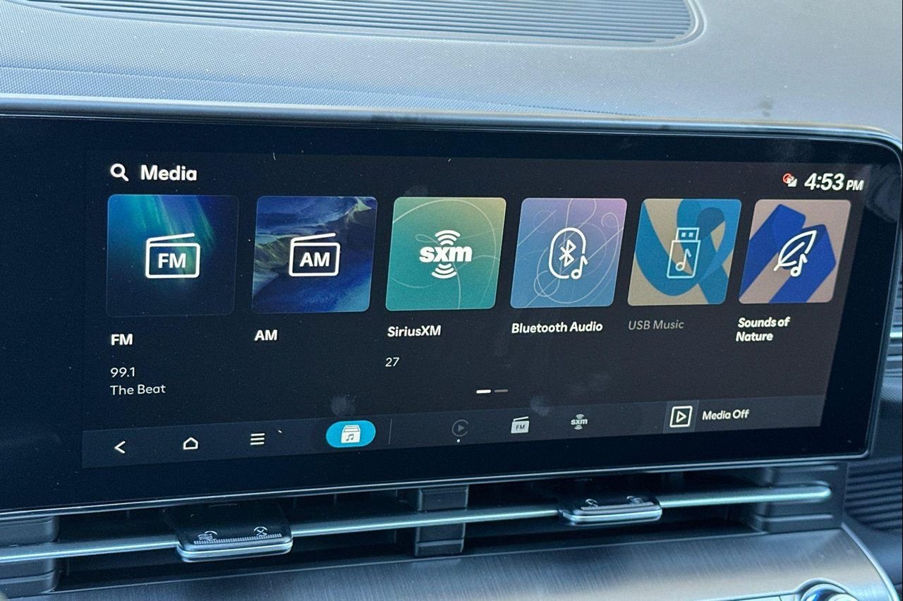 New 2026 White Hyundai SEL Premium AWD image 17