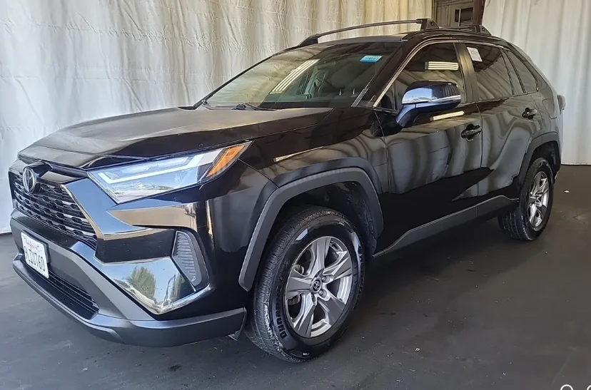 Used 2022 Black Toyota XLE image 1