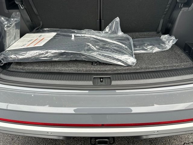 New 2026 Pure Gray Volkswagen 2.0T Peak Edition image 18
