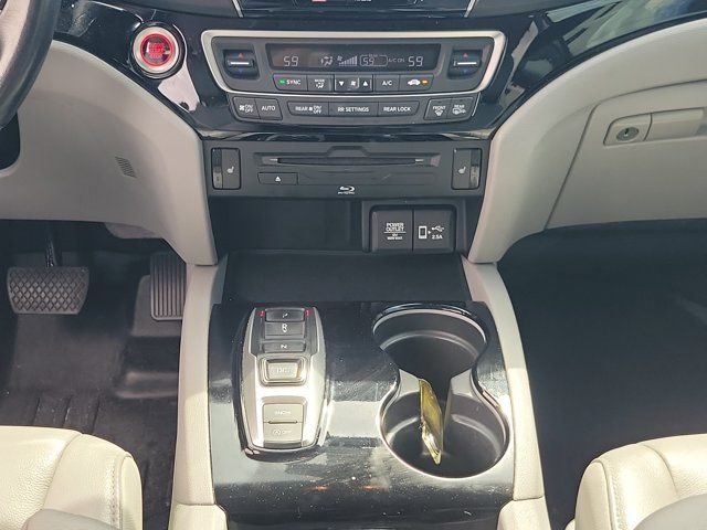 Used 2019 Modern Steel Metallic Honda Touring image 21