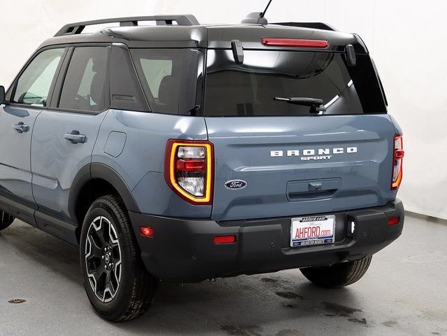 New 2025 Azure Gray Metallic Tri-Coat Ford Outer Banks® image 7