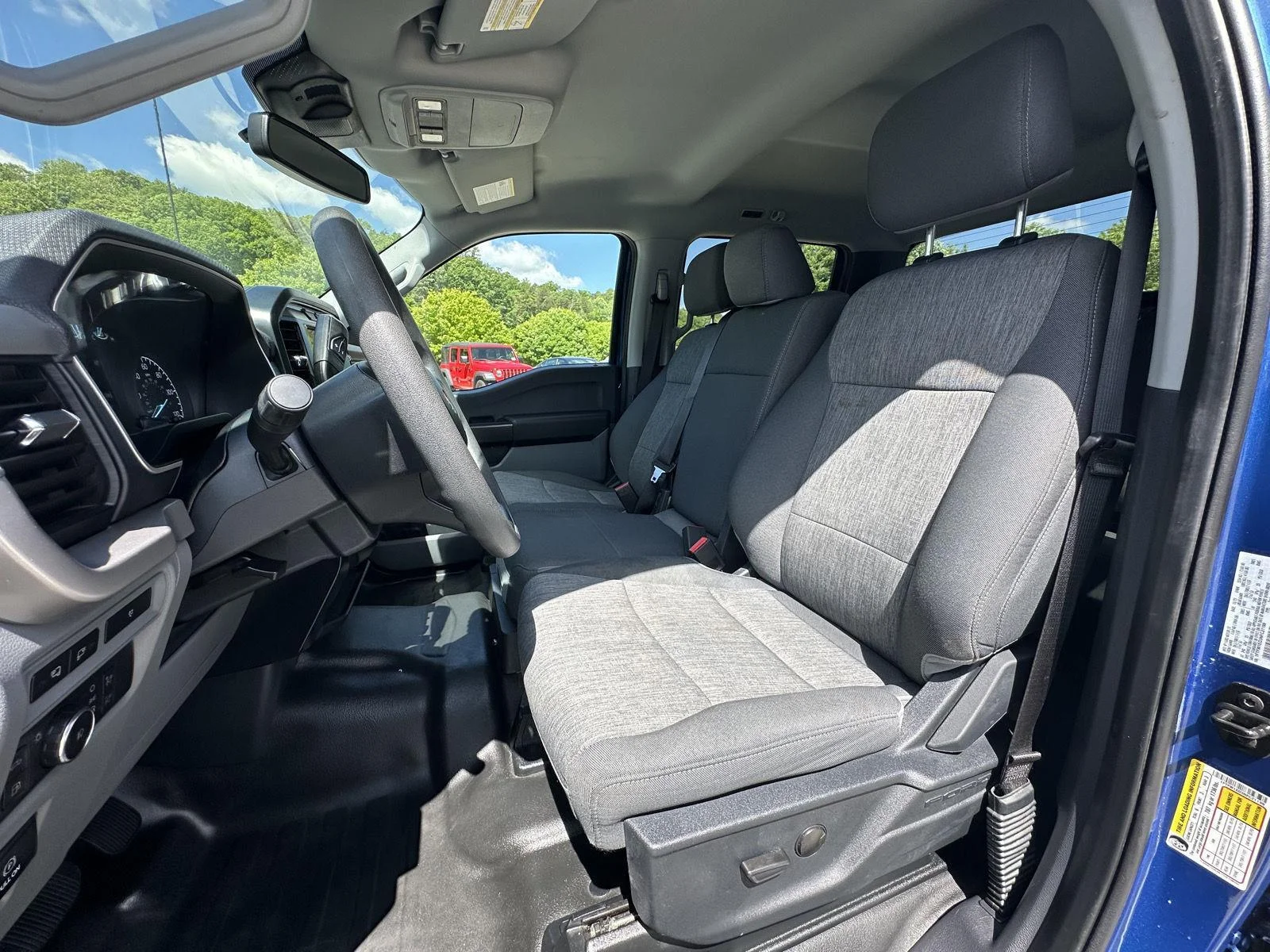 Used 2022 BLUE Ford XL image 9