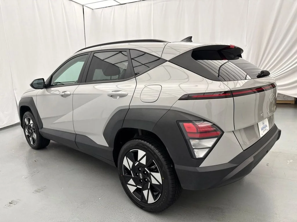 Used 2024 Gray Hyundai SEL image 5