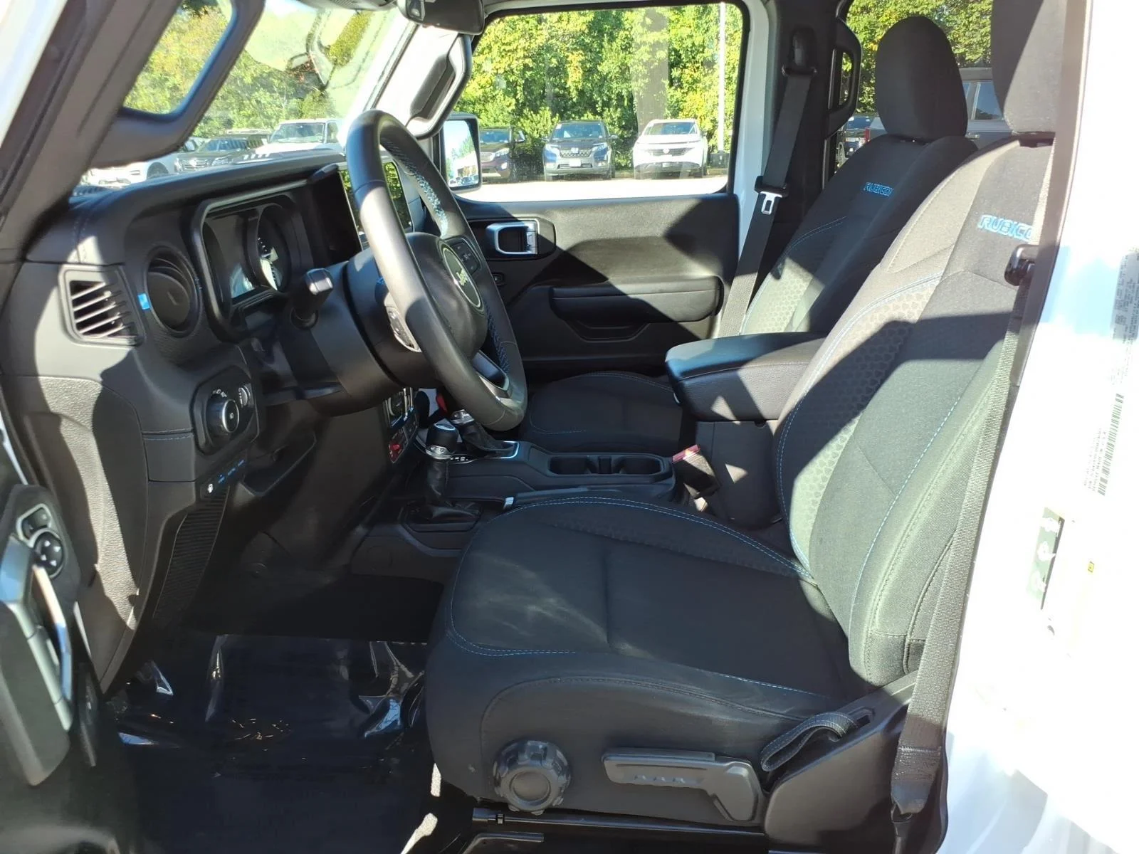 Used 2024 Bright White Clearcoat Jeep Rubicon image 10