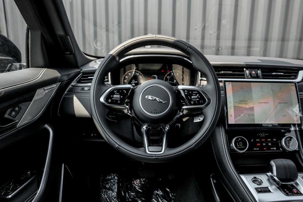 2026 Jaguar F-Pace R-Dynamic S - Photo 17