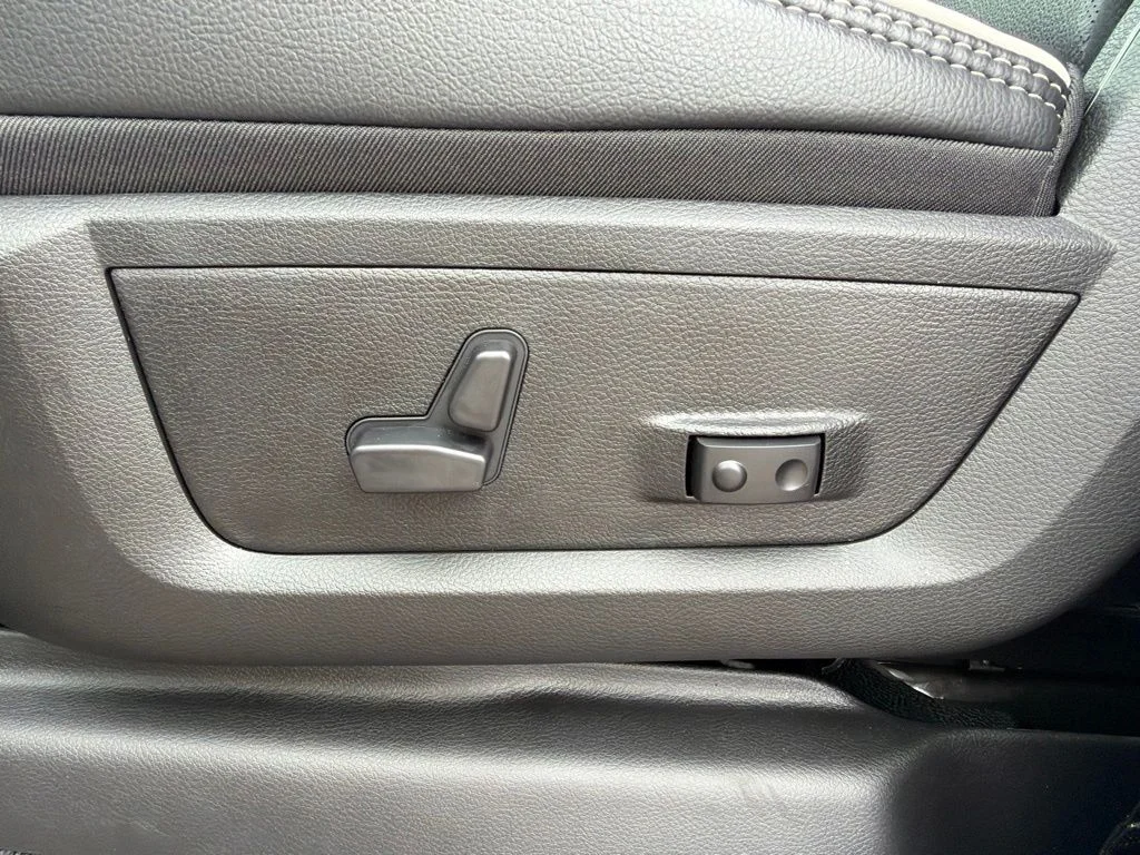 New 2026 Bright White Clearcoat RAM Laramie image 31