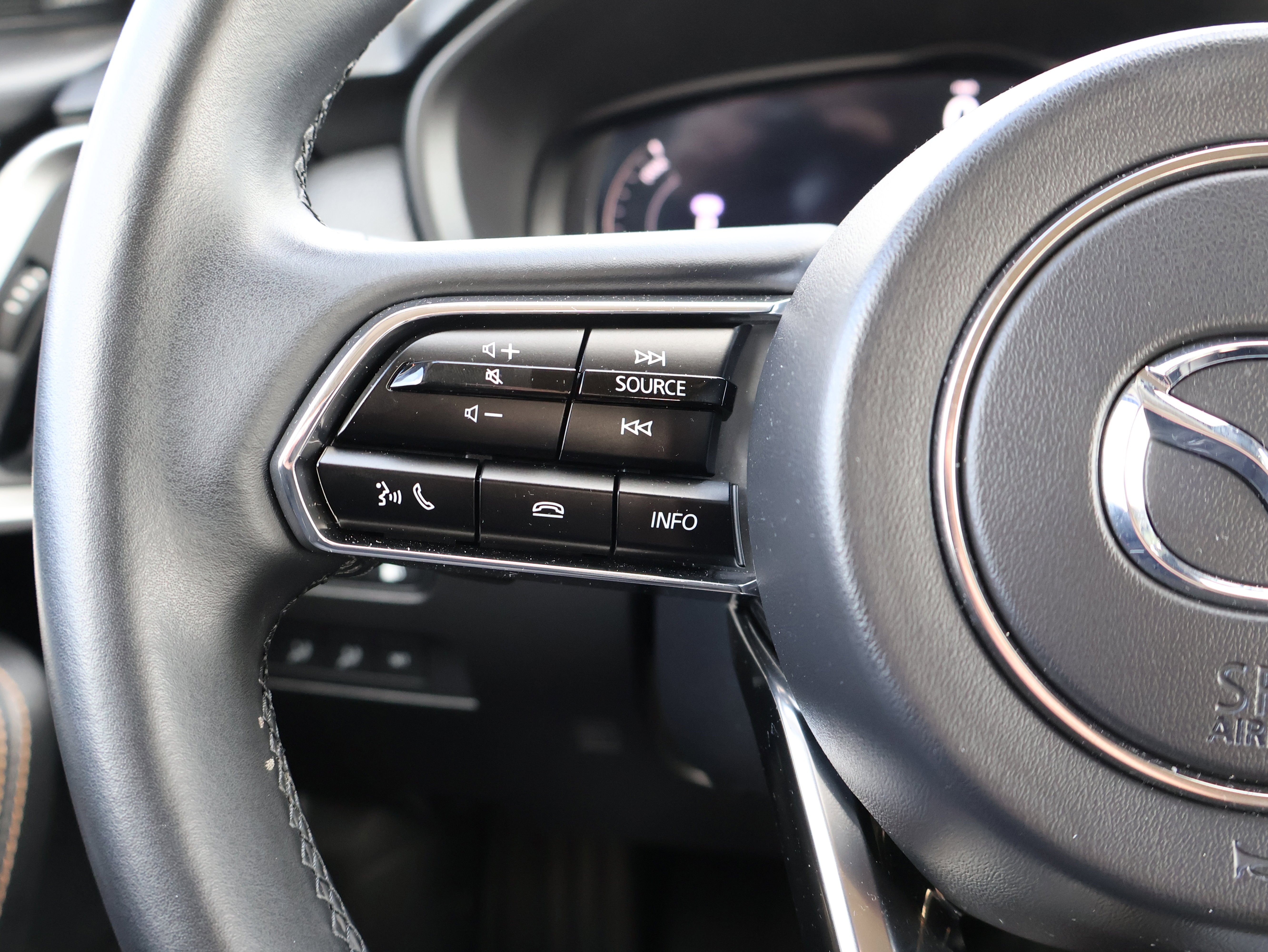 2025 Mazda CX-70 Premium Package - Photo 36