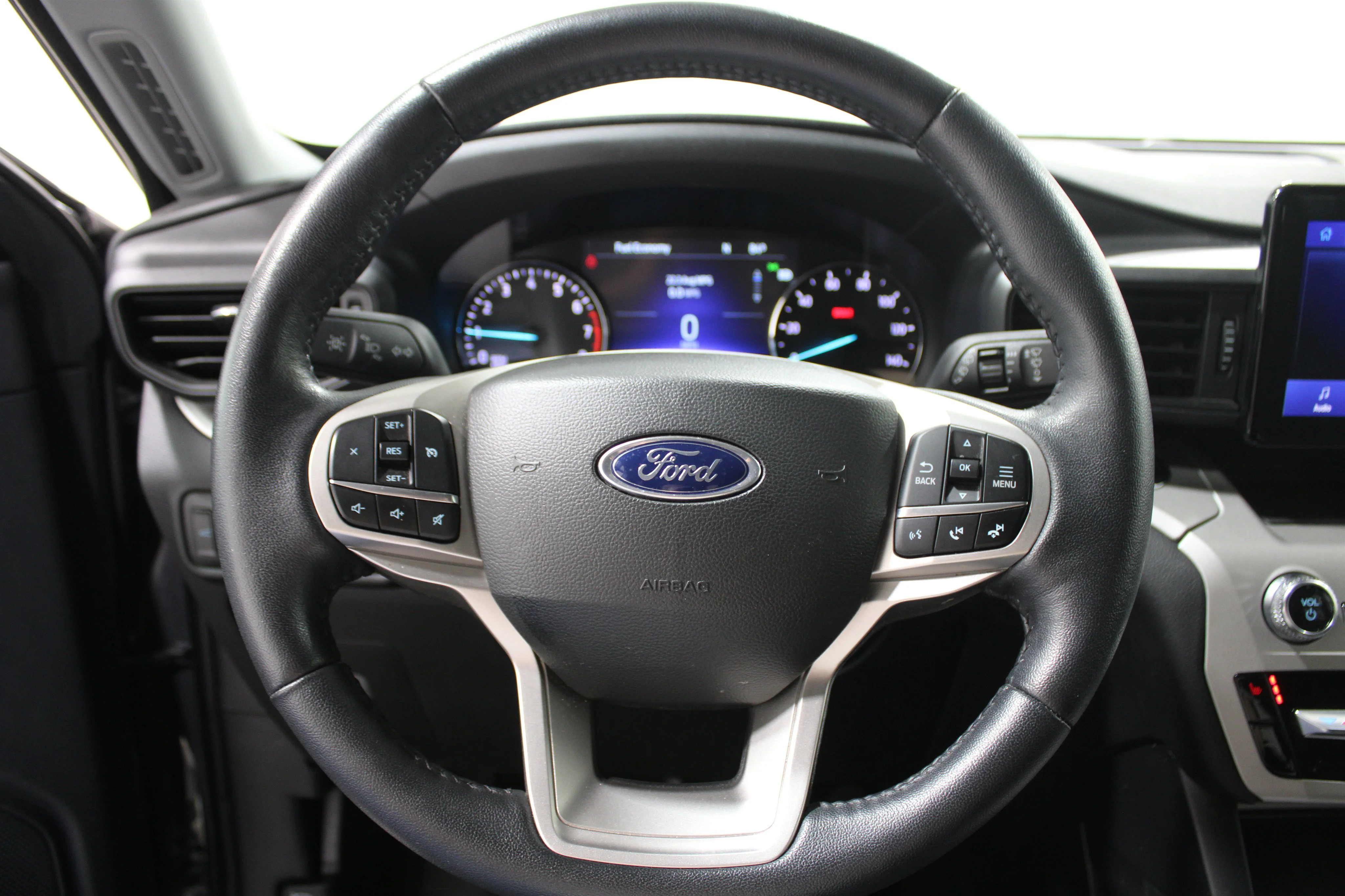 2023 Ford Explorer XLT - Photo 9