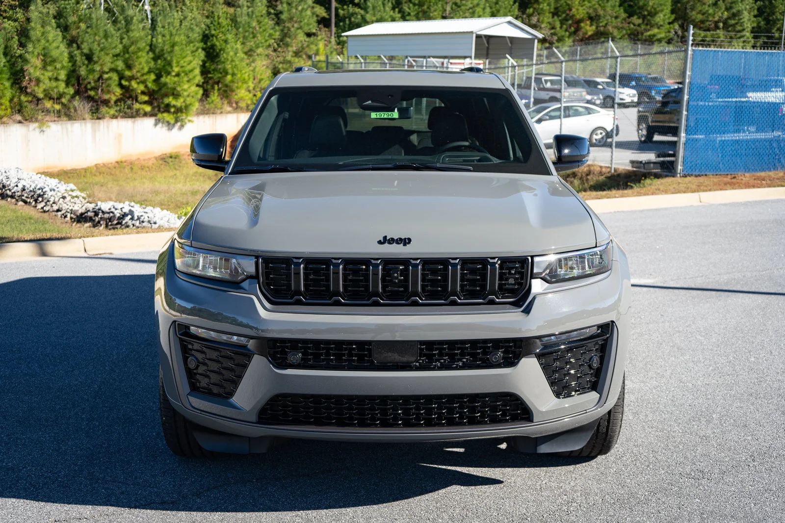 New 2027 Gray Jeep Limited Reserve image 2