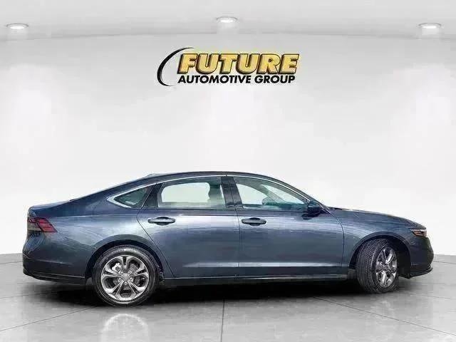 Used 2024  Honda EX image 3