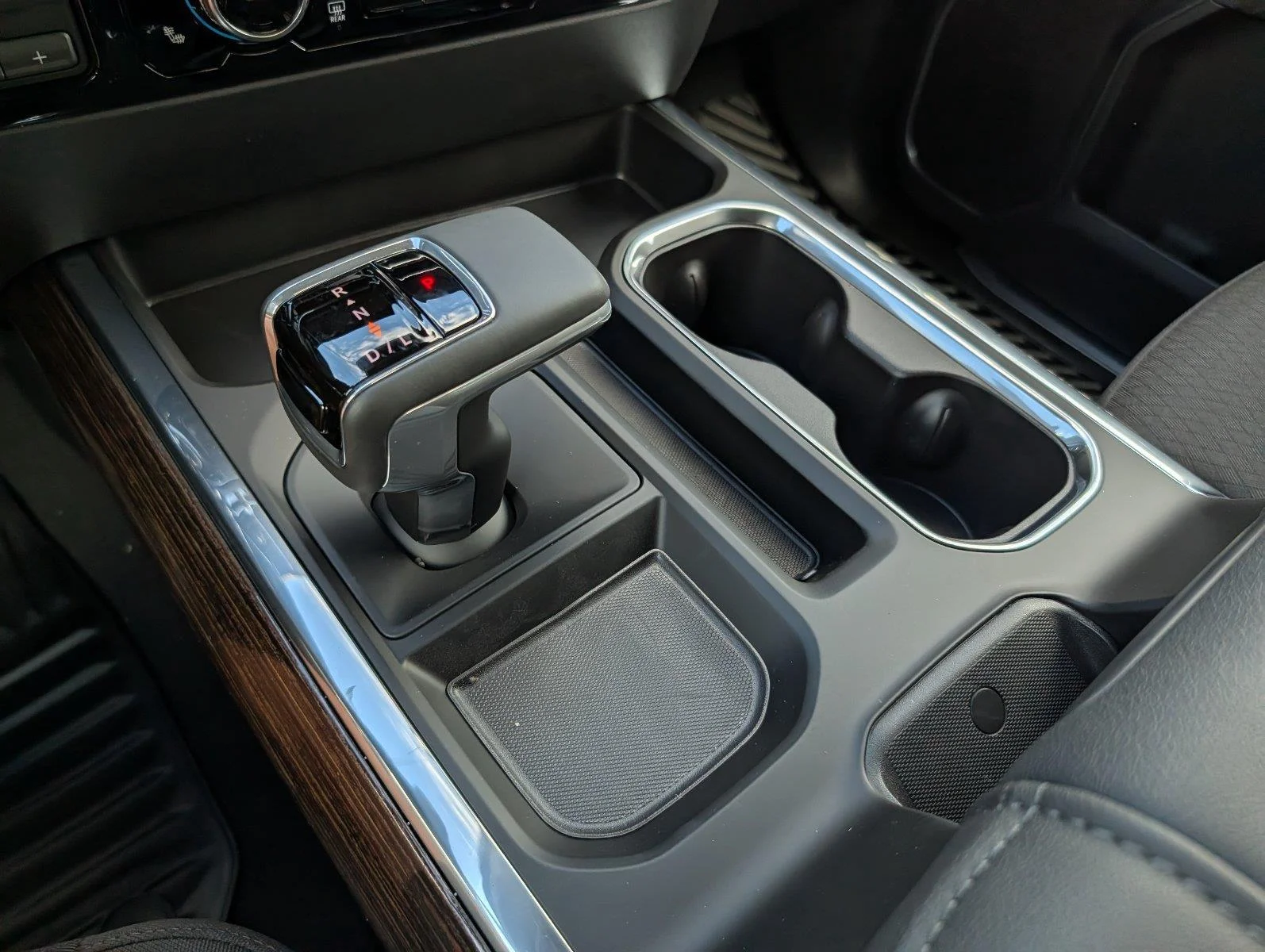 New 2026 Sterling Metallic GMC Elevation image 20