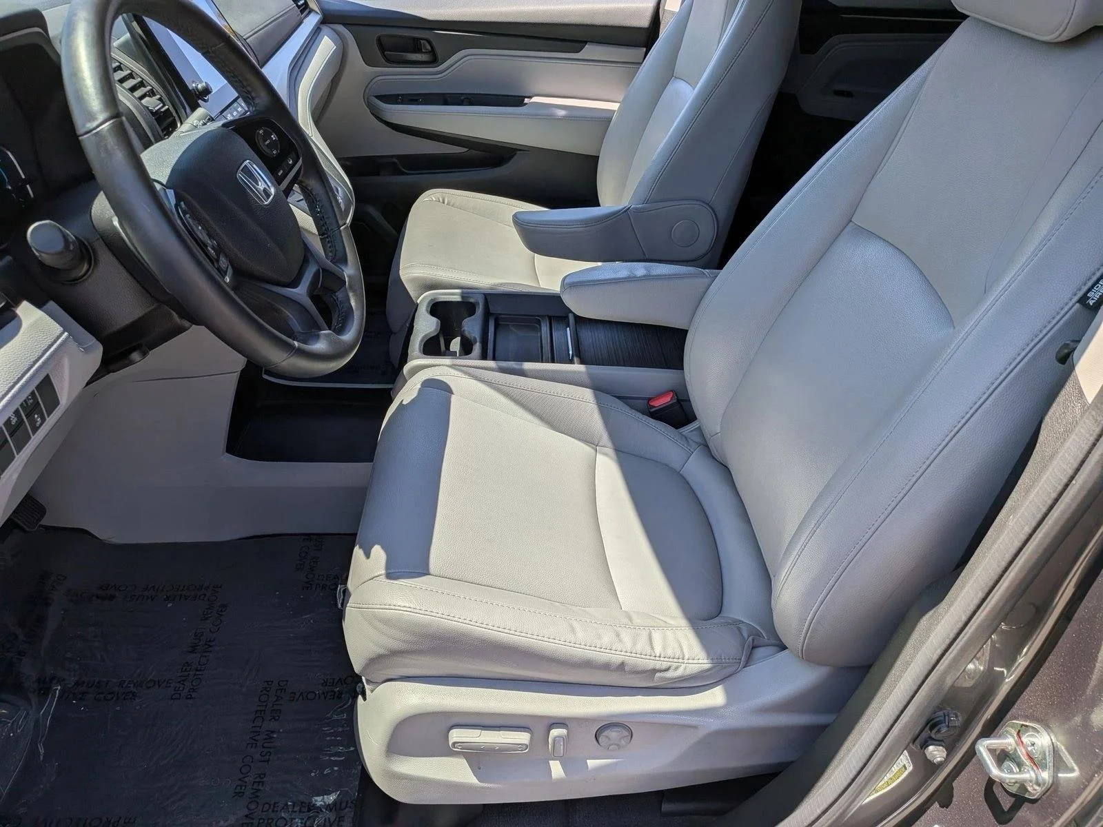 Used 2018 Silver/Gray Honda EX-L image 17