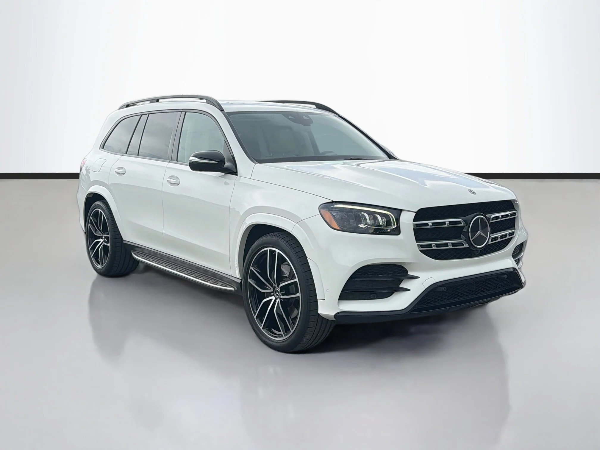 Used 2021 Diamond White Metallic Mercedes-Benz GLS 580 image 7