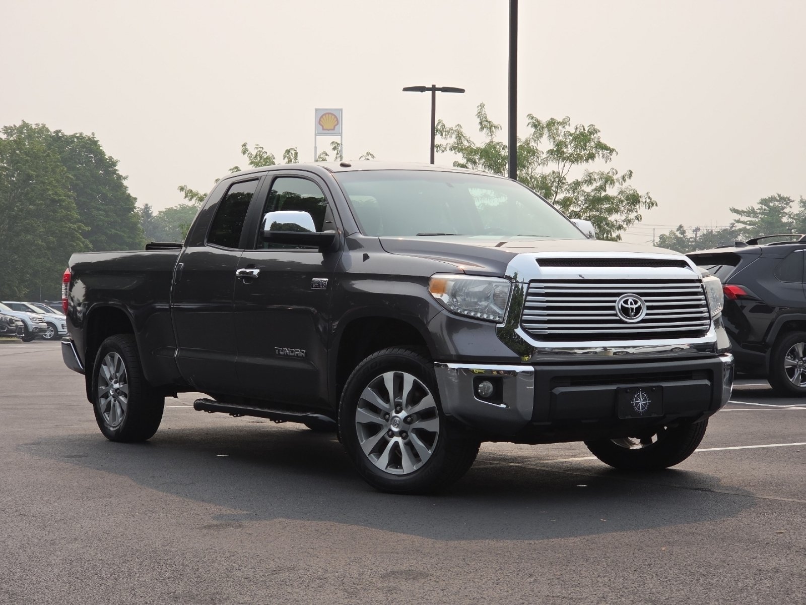 Used 2015 Magnetic Gray Metallic Toyota Limited image 2