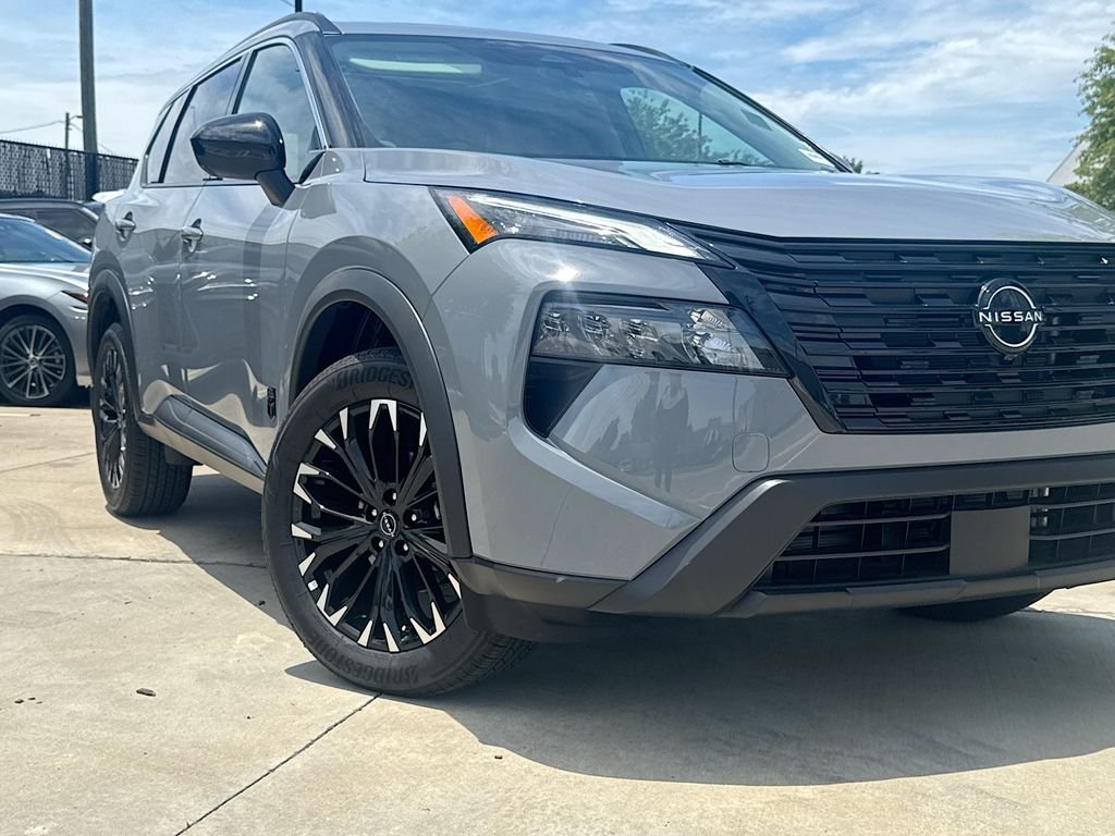 Used 2026 Gray Nissan Dark Armor image 9