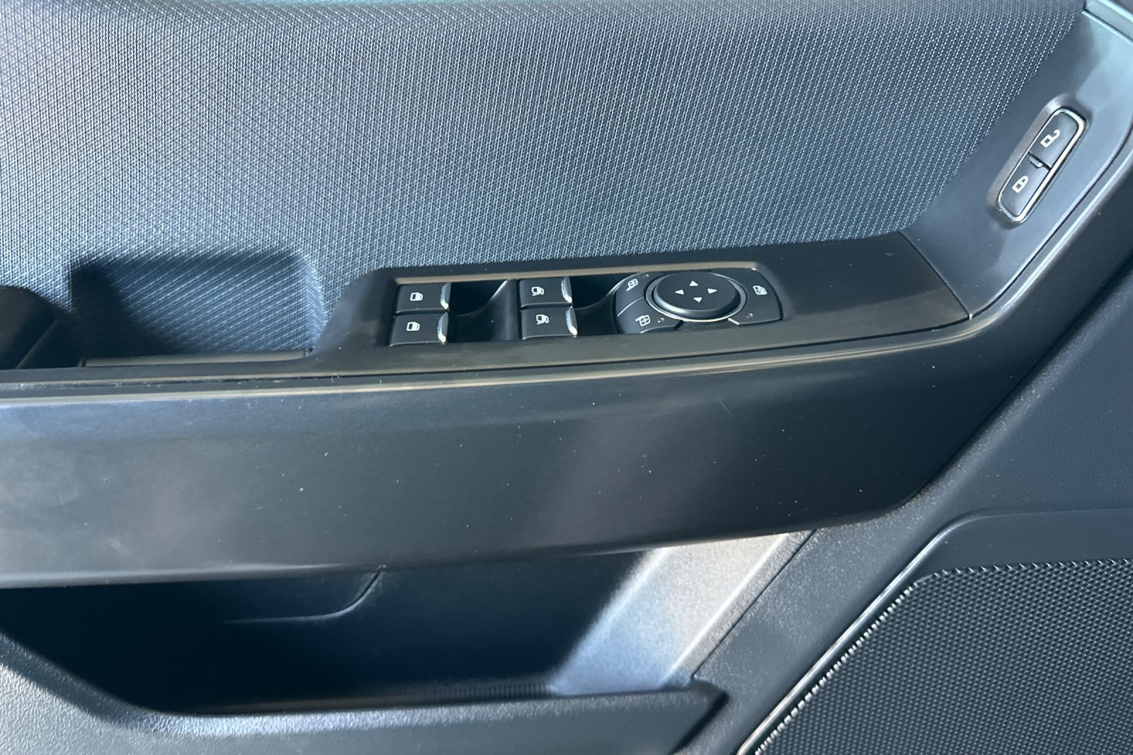 Used 2022 Blue Ford  image 11