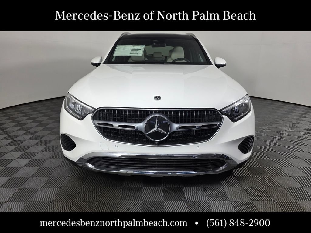New 2026 Polar White Mercedes-Benz GLC 300 image 2