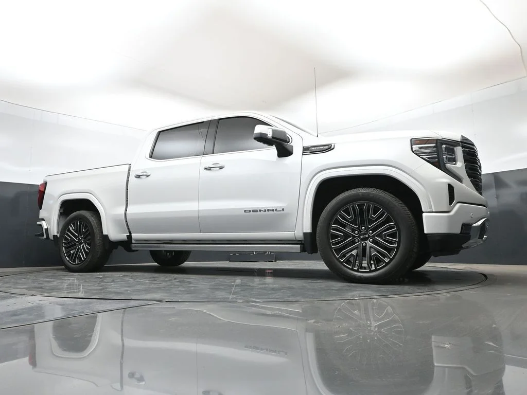 Used 2022 White GMC Denali Ultimate image 50