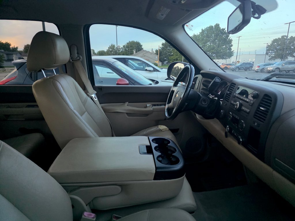 Used 2013 Black Chevrolet LT image 5