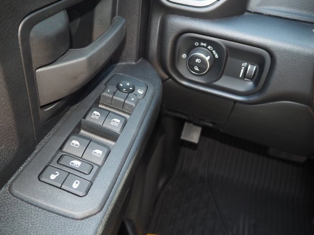 Used 2025 Granite Crystal Metallic Clearcoat Ram Tradesman image 29