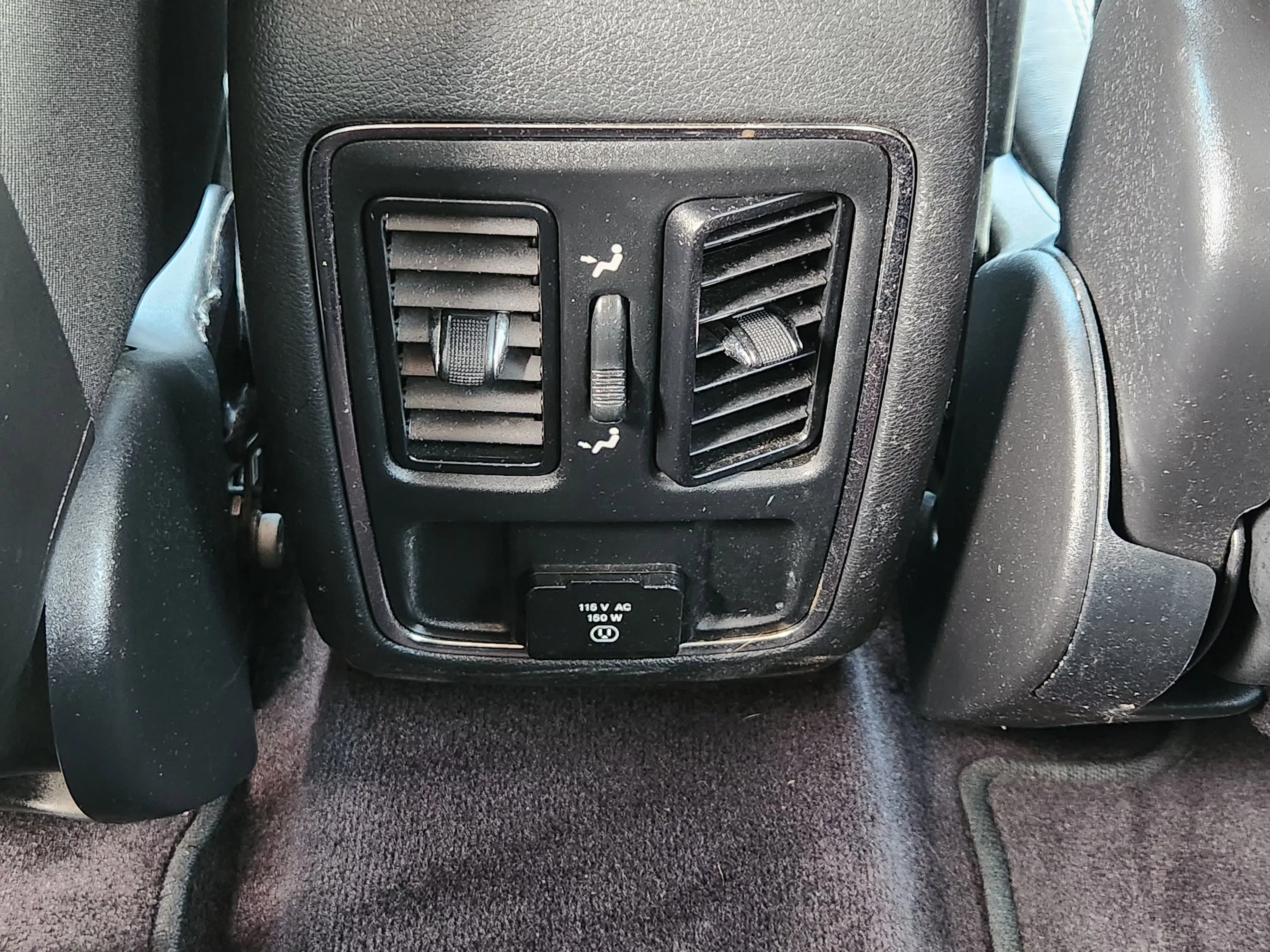 Used 2018 Granite Crystal Metallic Clearcoat Jeep Altitude image 29