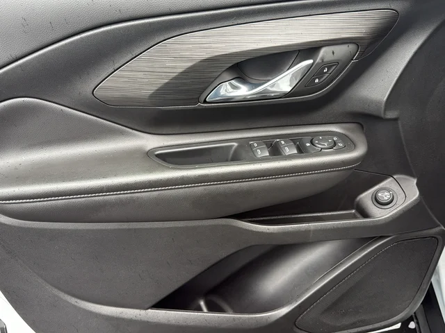 Used 2023 White GMC SLE image 24