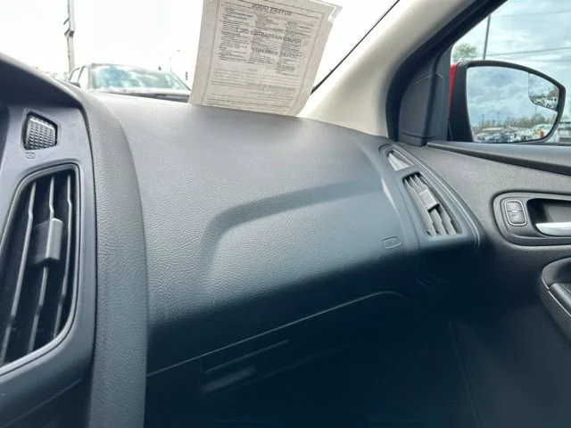 Used 2016 Gray Ford SE image 36