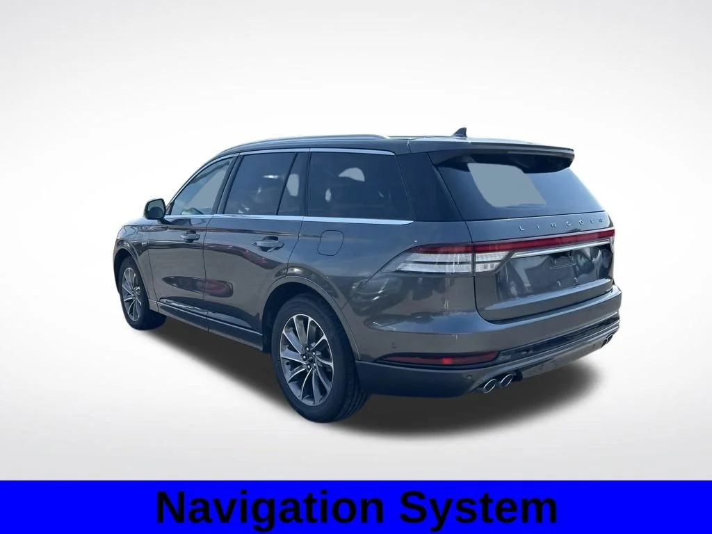 Used 2020 Gray Lincoln Grand Touring image 4