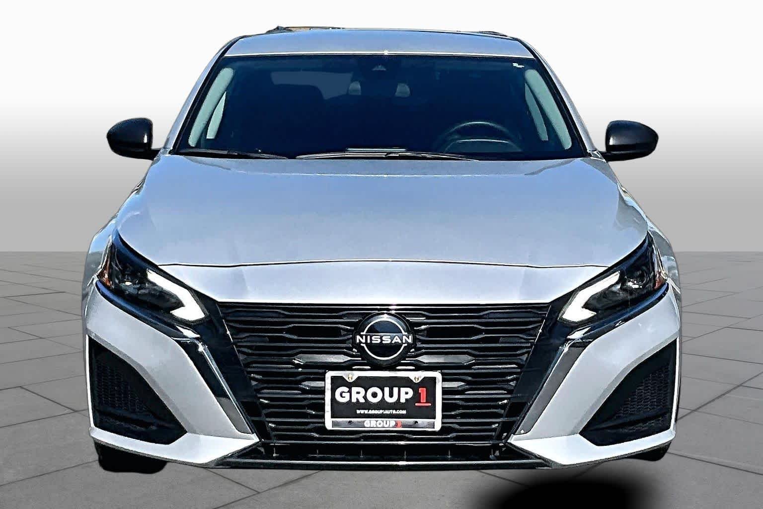 Used 2024 Brilliant Silver Metallic Nissan 2.5 S image 4