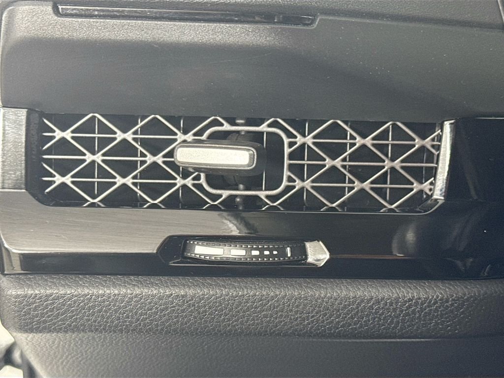 2023 Honda Accord Hybrid Touring - Photo 10