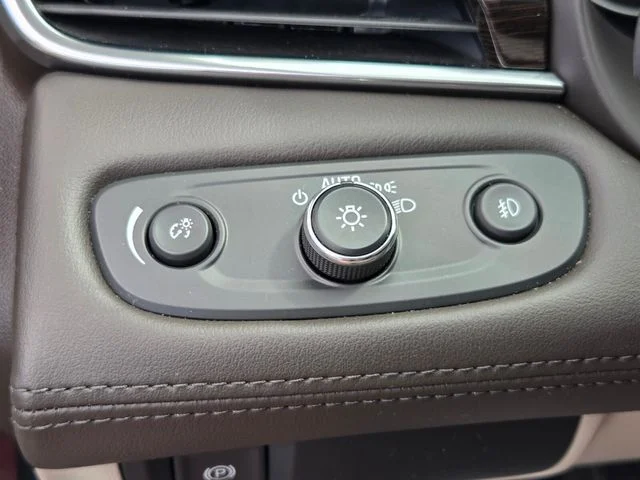 Used 2017 Red Buick Essence image 28