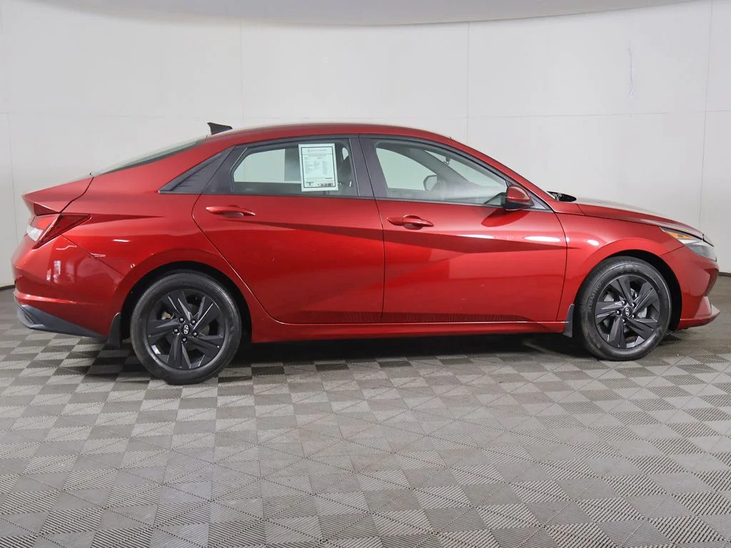 Used 2023 Red Hyundai SEL image 17