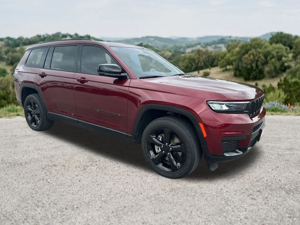 Used 2023 Red Jeep Altitude X image 8