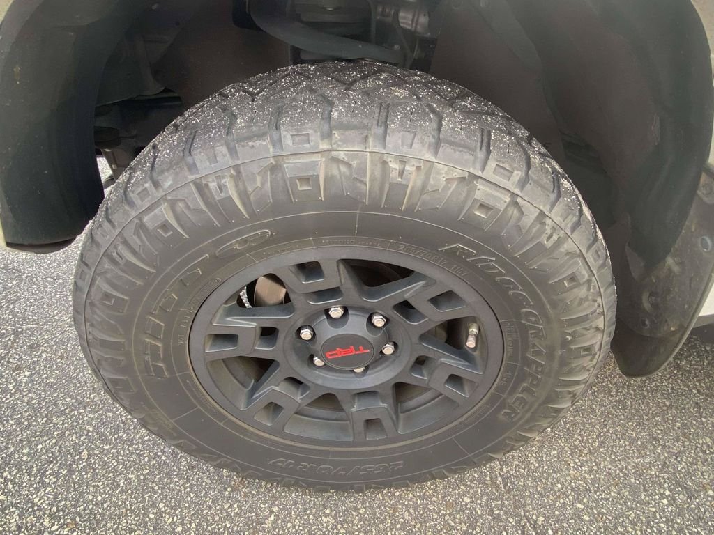Used 2022 White Toyota SR5 image 4