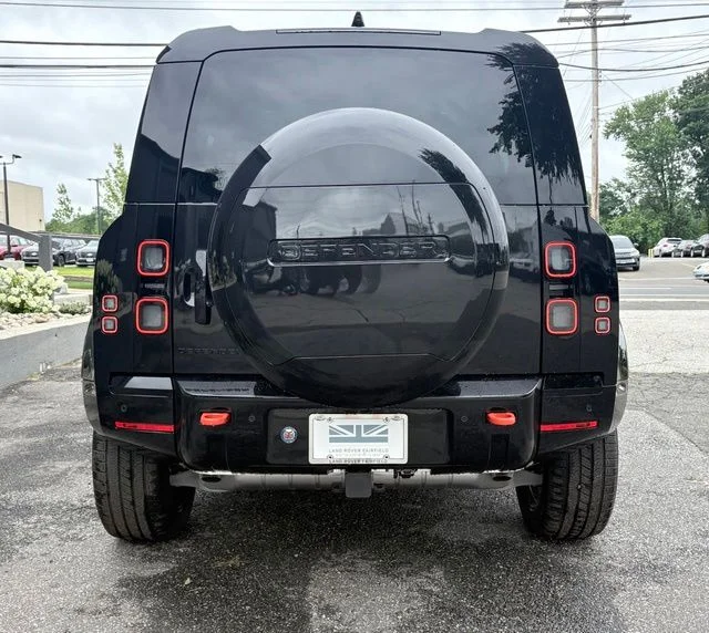 New 2026 Santorini Black Land Rover X image 7
